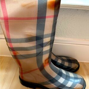 Burberry Rain Boots Size 37 US Size 7